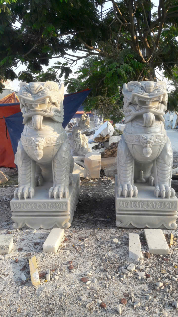 Tượng sư tử